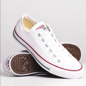 WHITE CLASSIC CHUCK TAYLOR ALL STARS CONVERSE